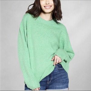 American Eagle Outfitters Green Crew Neck Sweater WHOA SO SOFT